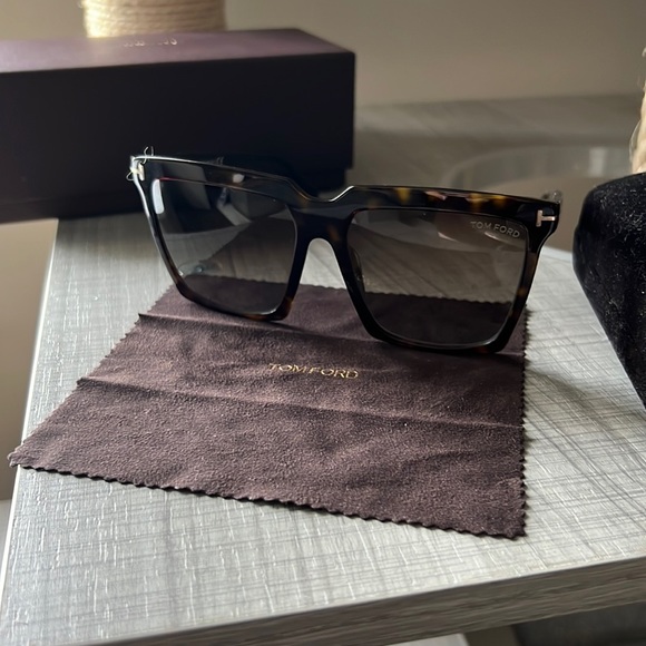 Tom Ford - Sabrina Sunglasses (Polarized) - Picture 2 of 8